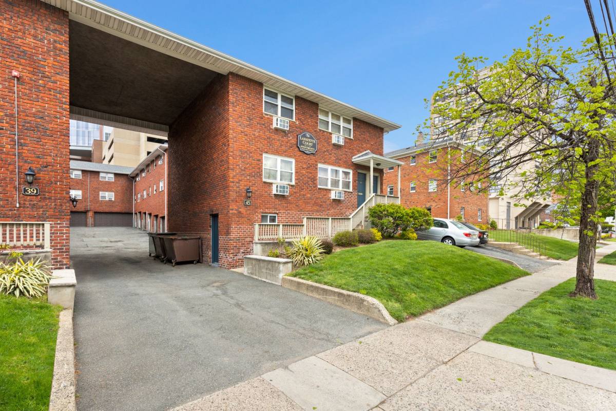 Apartment for rent at 39 First St, Hackensack, NJ 07601