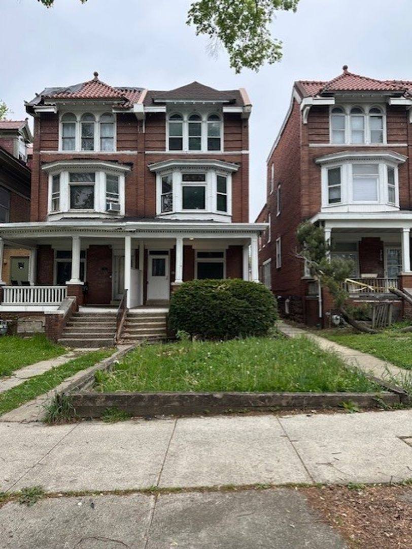 House for rent at 1708 State St, Harrisburg, PA 17103