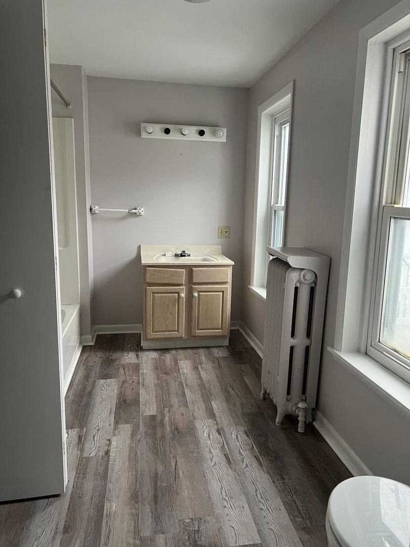 Townhouse for rent at 909 Marion St, Reading, PA 19604