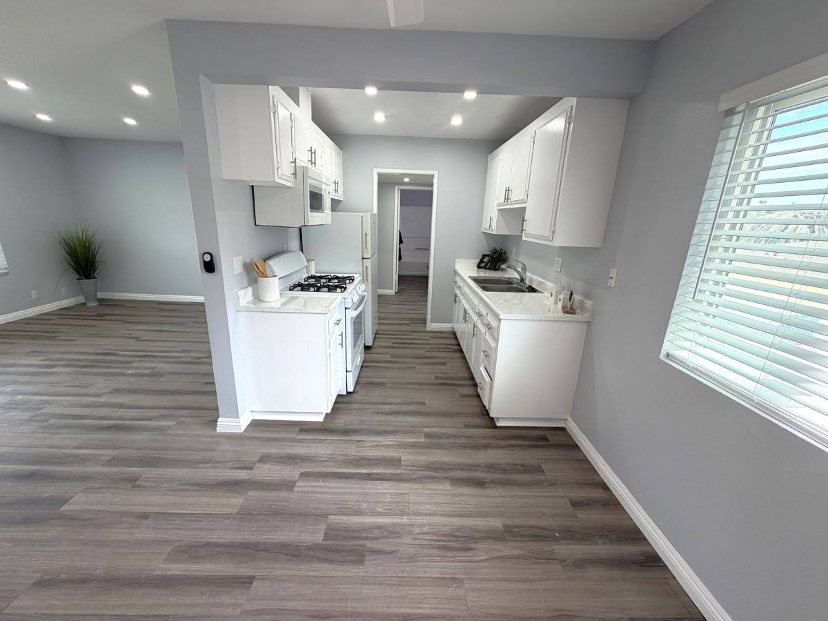 Apartment for rent at 535 - 545 Greenbrier Dr, Oceanside, CA 92054