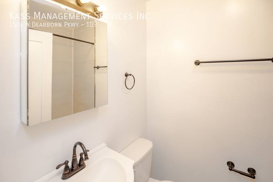 Apartment for rent at 1504 N Dearborn Parkway #109, Chicago, IL 60610