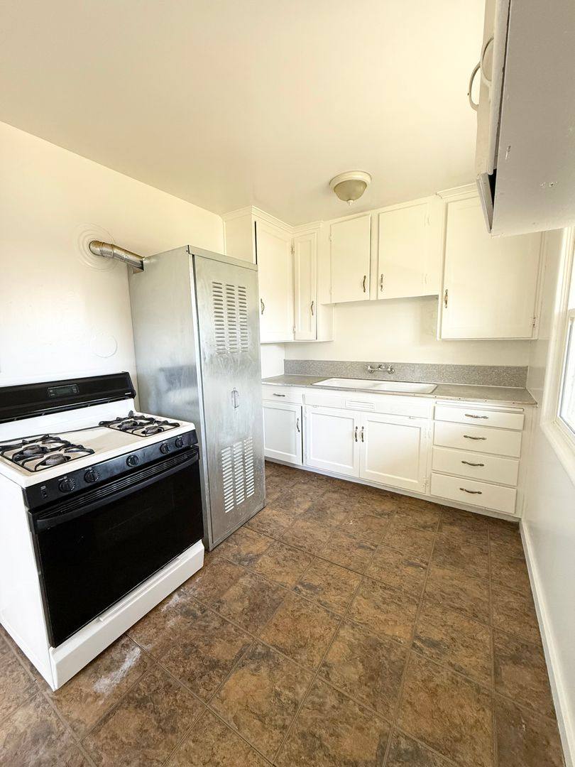 Apartment for rent at 1940 Hunter Ave, Fresno, CA 93703