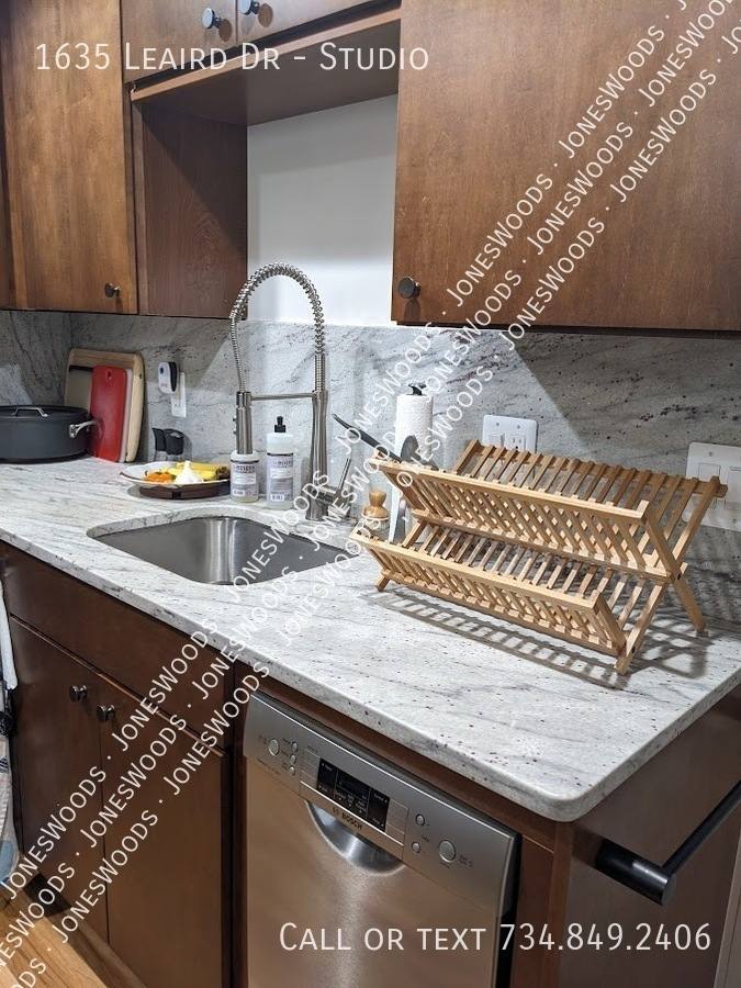 Apartment for rent at 1635 Leaird Dr, Ann Arbor, MI 48105