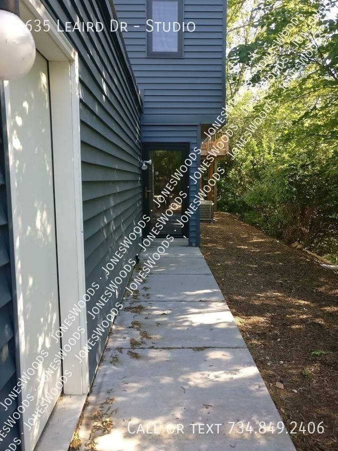 Apartment for rent at 1635 Leaird Dr, Ann Arbor, MI 48105