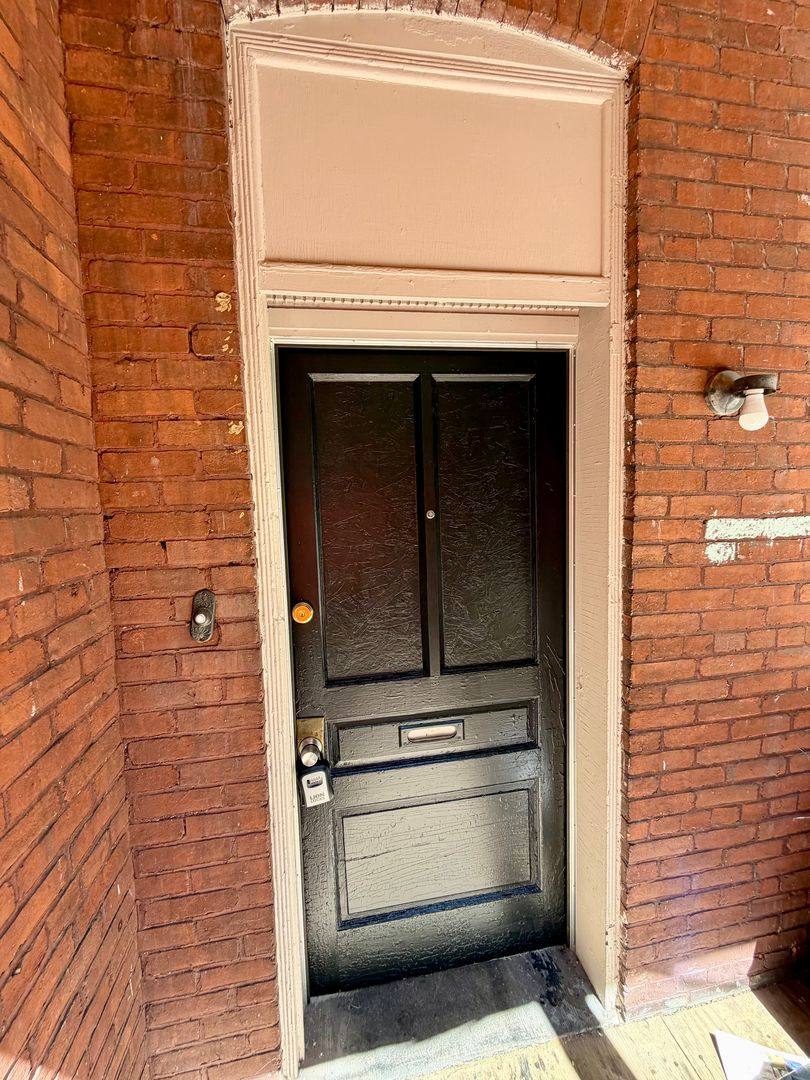 Apartment for rent at 18 N Pine St #1, York, PA 17401