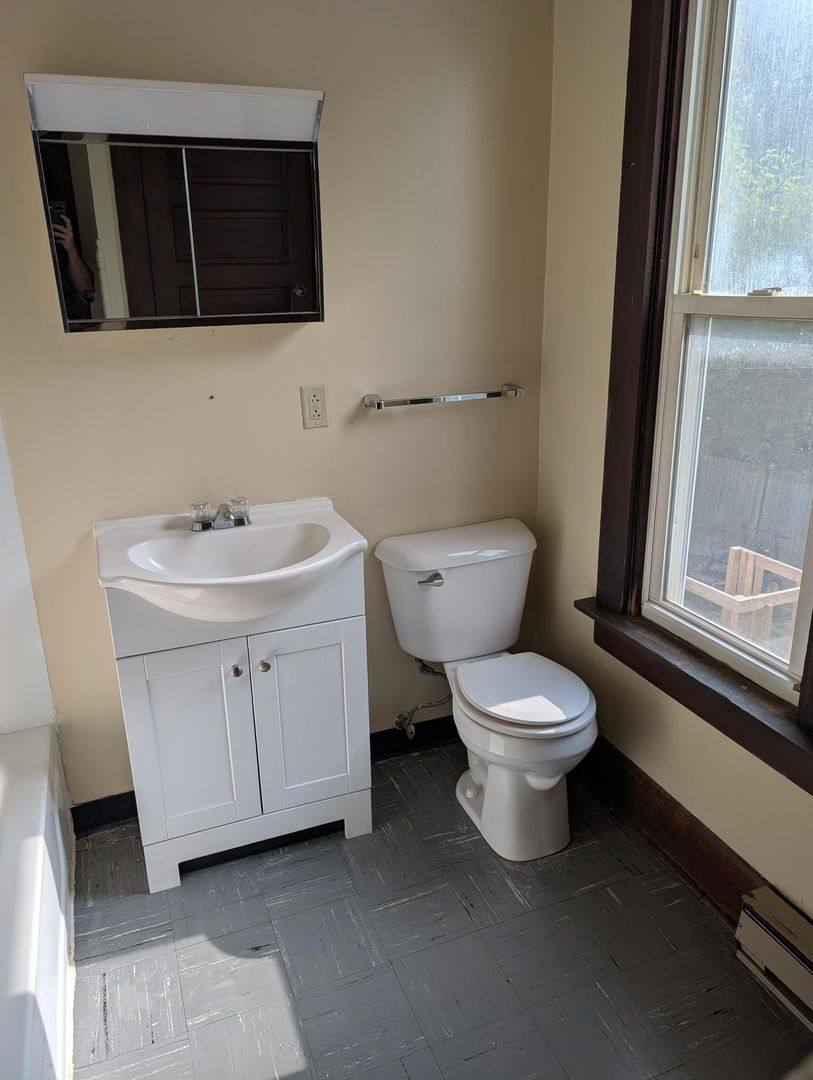 Apartment for rent at 44 W Front St, Logan, OH 43138