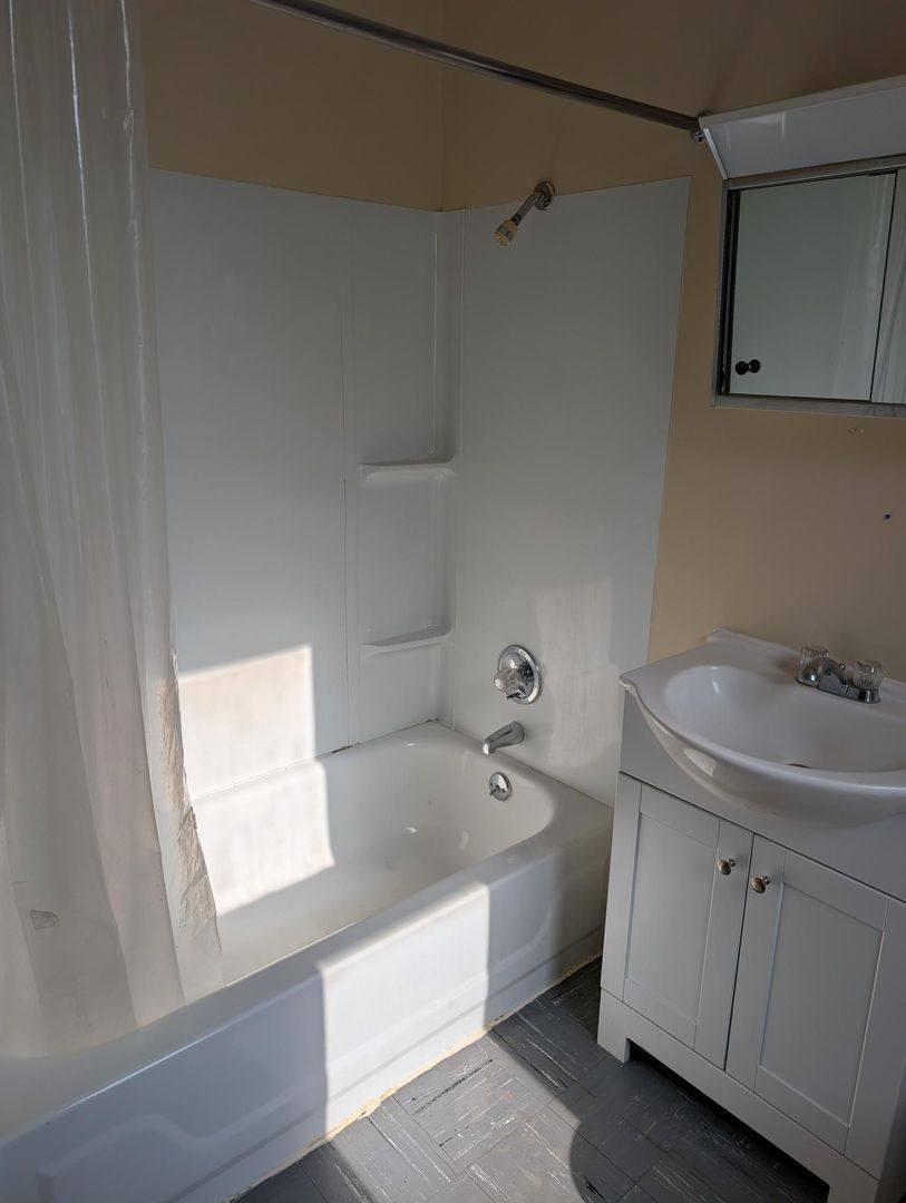 Apartment for rent at 44 W Front St, Logan, OH 43138