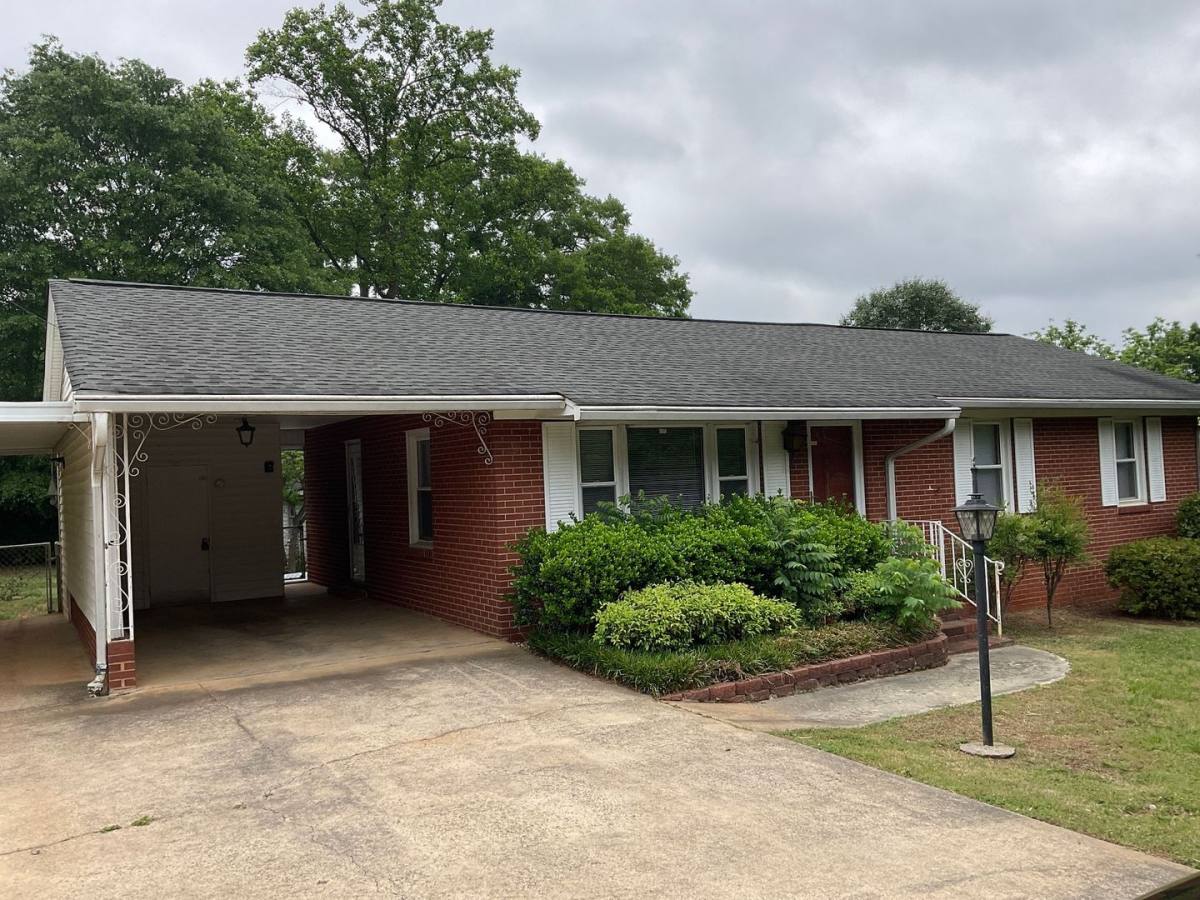 House for rent at 1116 Lower Dallas Highway, Dallas, NC 28034