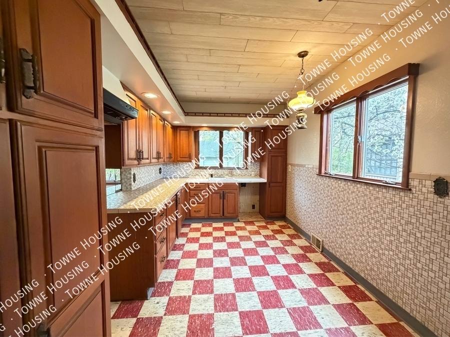 House for rent at 784 15th St, Niagara Falls, NY 14301