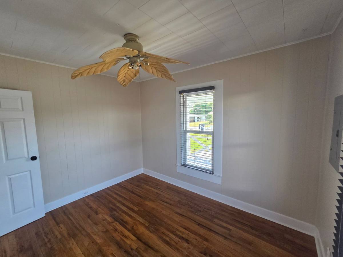Apartment for rent at 1525 Oak Ave, Panama City, FL 32405