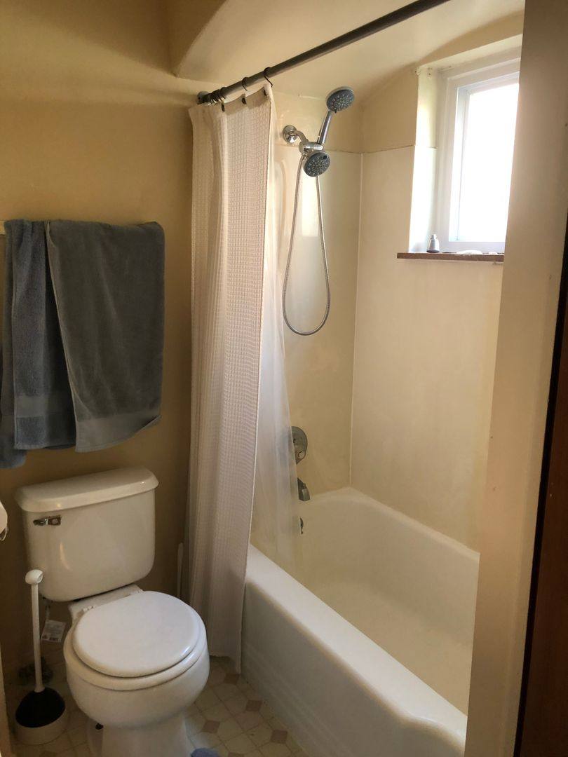 Apartment for rent at 1764 NW Blvd, Columbus, OH 43212
