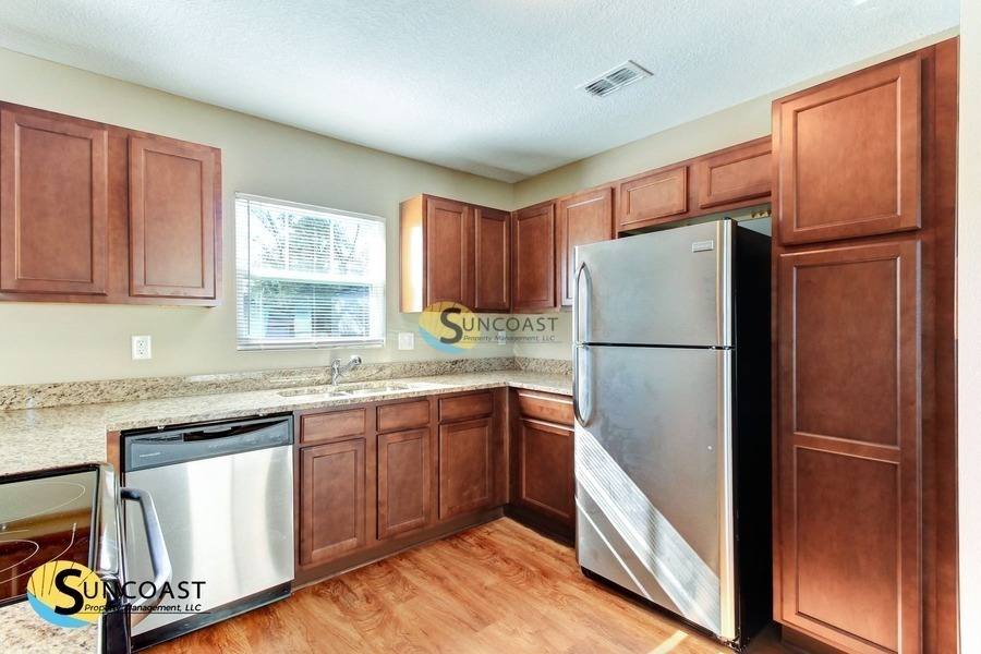 House for rent at 8001 Ridgehill View Rd, Jacksonville, FL 32210