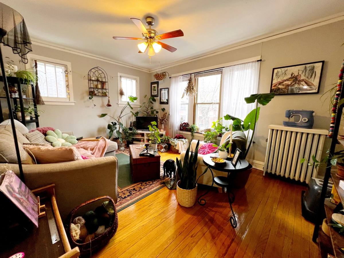 Apartment for rent at 1056 W Cornelia Ave #2, Chicago, IL 60657