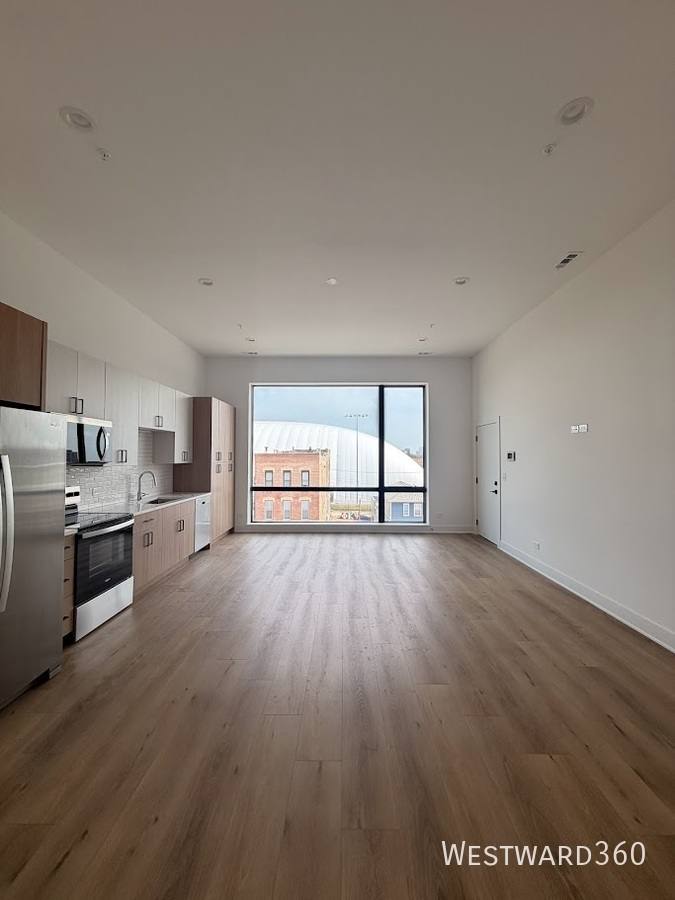 Apartment for rent at 1320 S Ashland Ave #401, Chicago, IL 60608