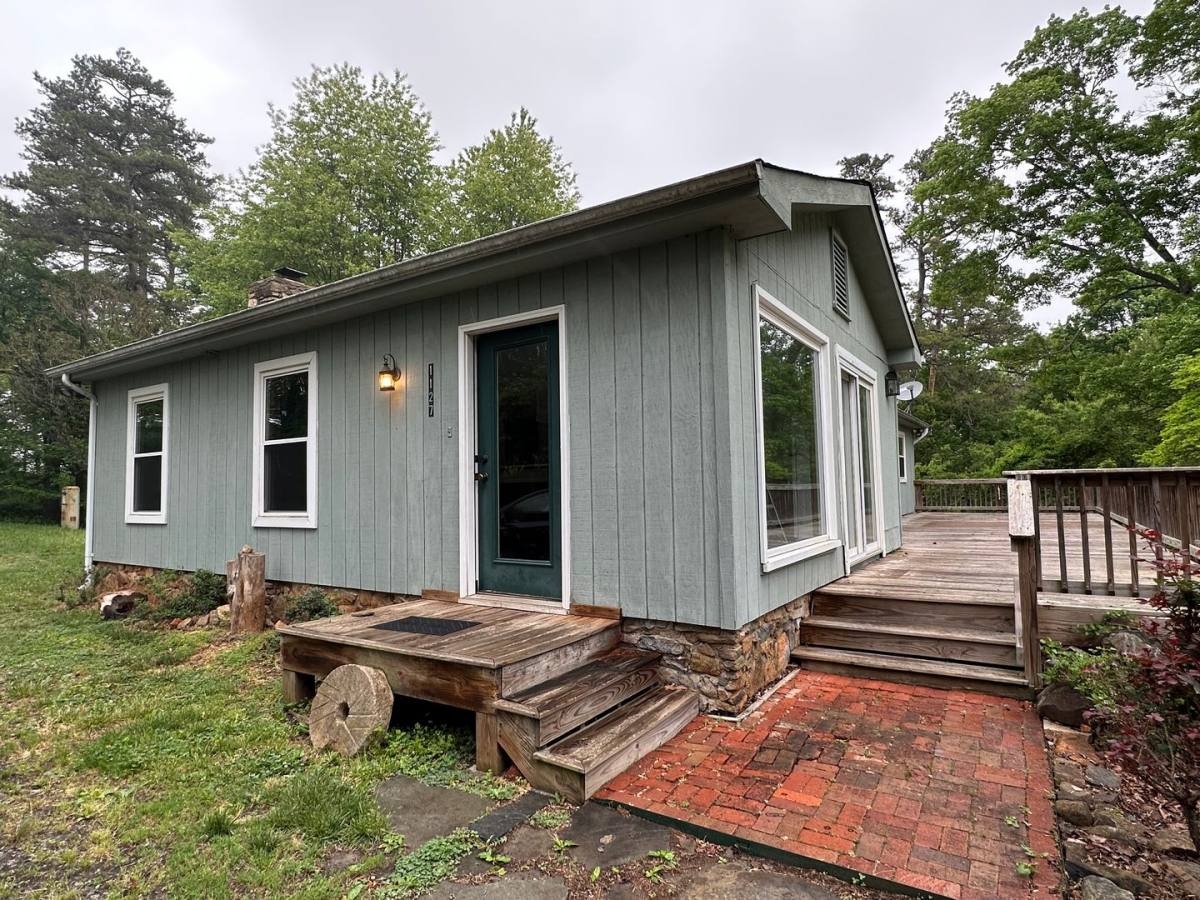 House for rent at 1127 Round Hill Dr, Charlottesville, VA 22901