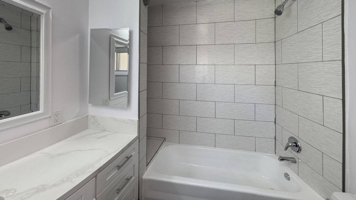 Apartment for rent at 134 Chautauqua Blvd #16, Santa Monica, CA 90402