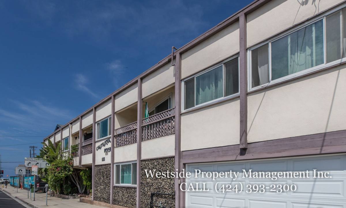 Apartment for rent at 134 Chautauqua Blvd #16, Santa Monica, CA 90402
