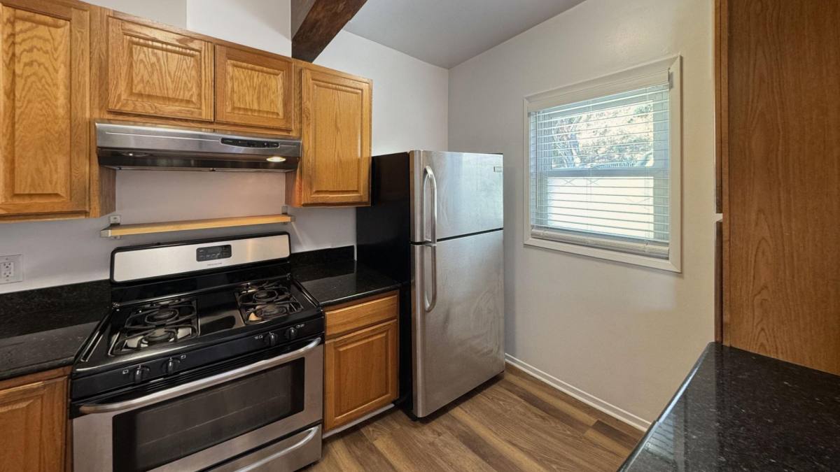 Apartment for rent at 134 Chautauqua Blvd #16, Santa Monica, CA 90402