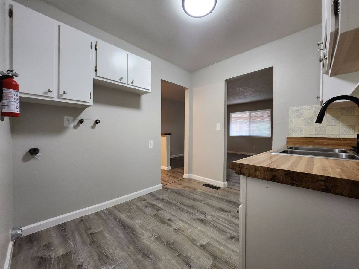 House for rent at 215 1 2 Ramona Ave, Colorado Springs, CO 80906