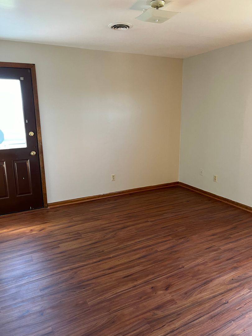 Apartment for rent at 921 Russellton Rd, Cheswick, PA 15024