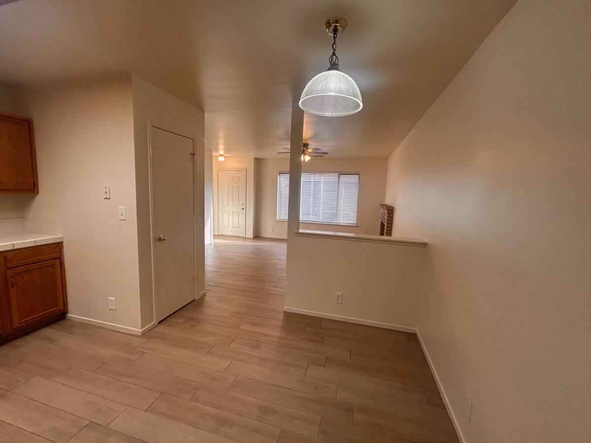 Apartment for rent at 1900-1952 E Henshaw Ave, Tulare, CA 93274