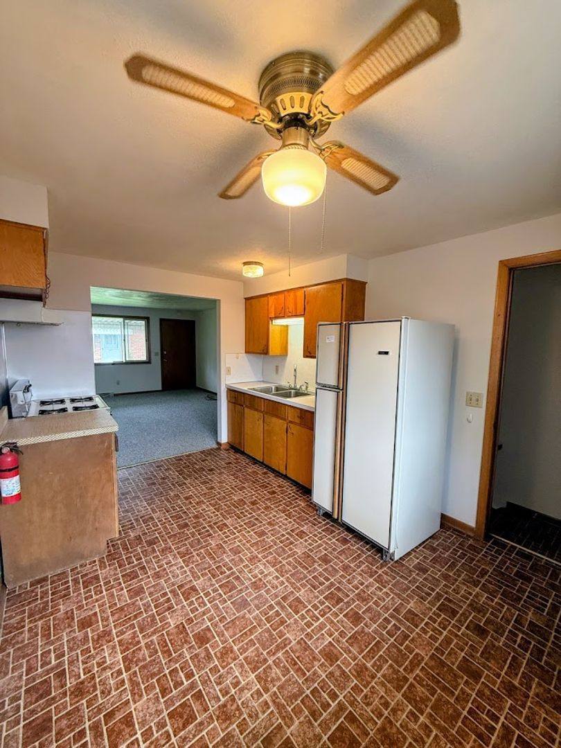 Apartment for rent at 245 Kennedy St, Louisville, OH 44641