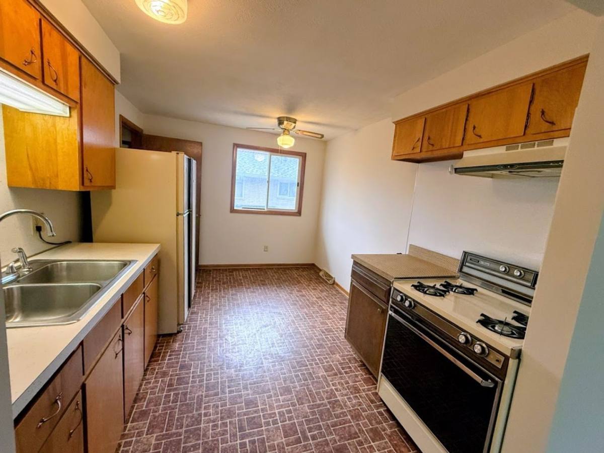 Apartment for rent at 245 Kennedy St, Louisville, OH 44641
