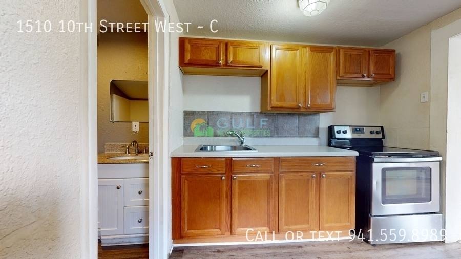 Apartment for rent at 1510 10th St W #C, Bradenton, FL 34205