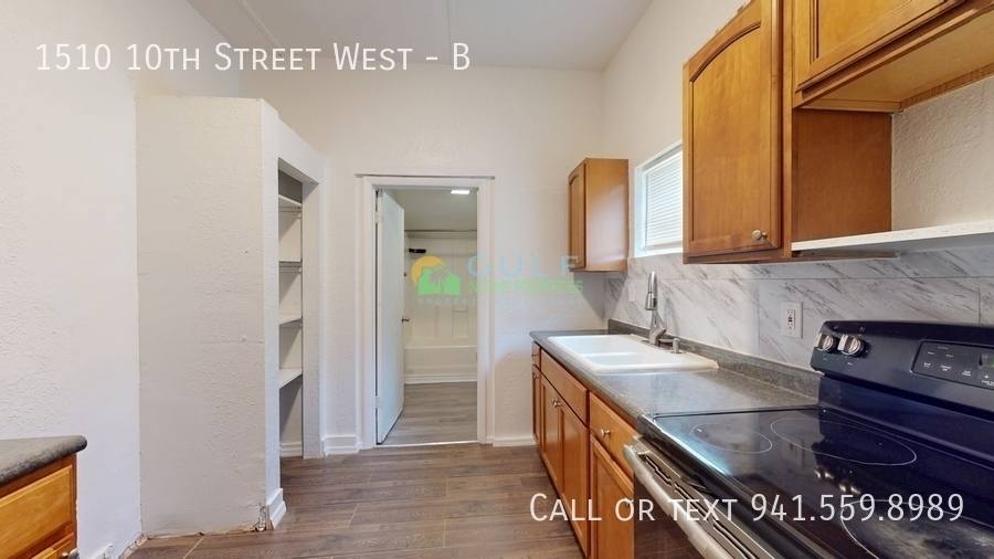 Apartment for rent at 1510 10th St W #B, Bradenton, FL 34205