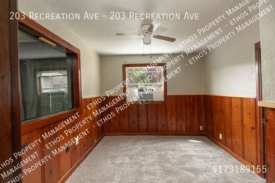 Apartment for rent at 203 Recreation Ave, Rockaway Beach, MO 65740