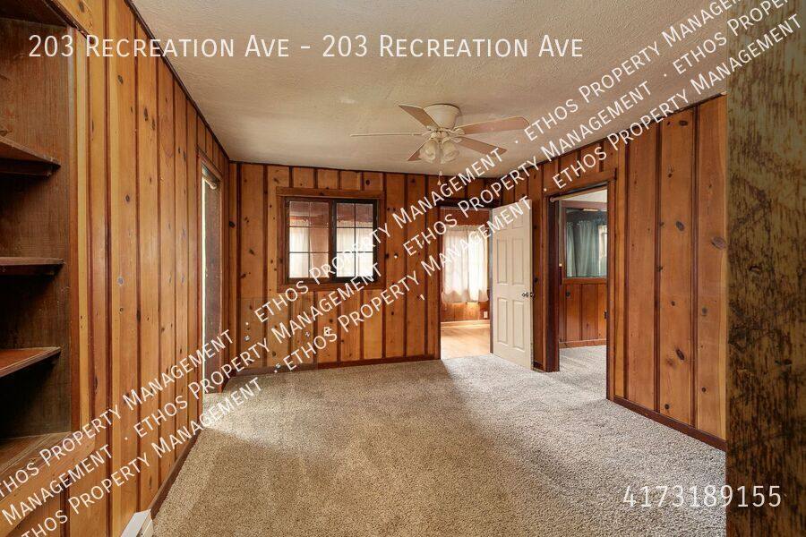 Apartment for rent at 203 Recreation Ave, Rockaway Beach, MO 65740
