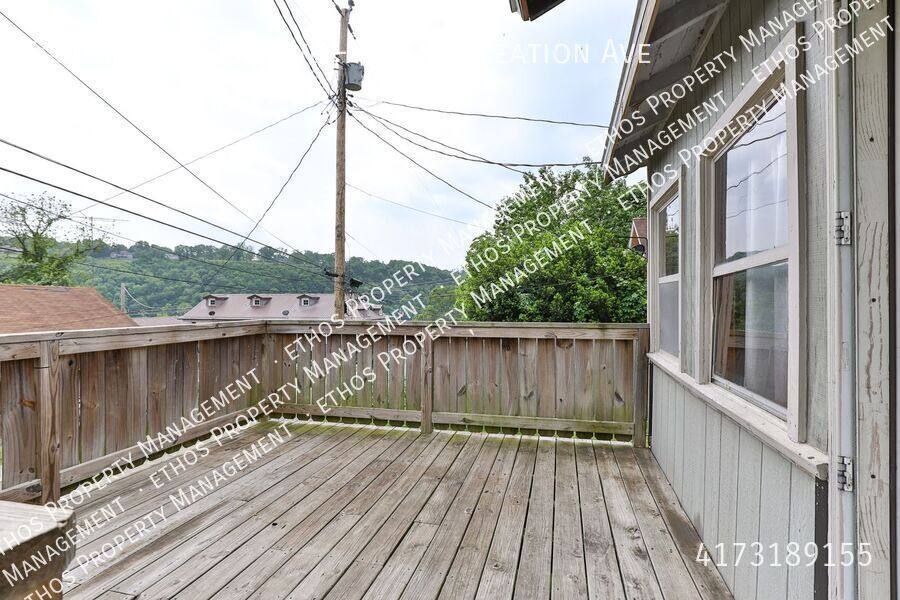 Apartment for rent at 203 Recreation Ave, Rockaway Beach, MO 65740