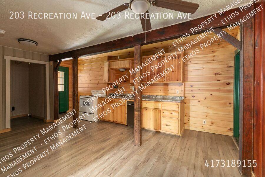 Apartment for rent at 203 Recreation Ave, Rockaway Beach, MO 65740
