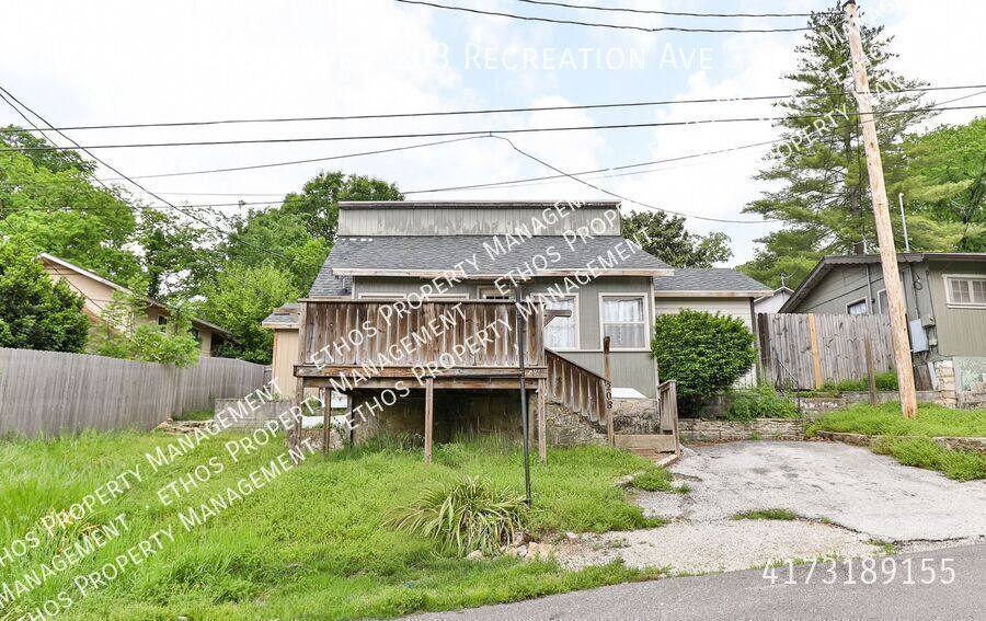 Apartment for rent at 203 Recreation Ave, Rockaway Beach, MO 65740