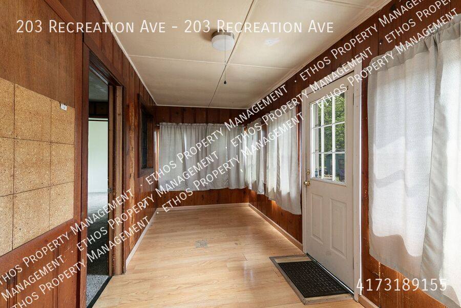 Apartment for rent at 203 Recreation Ave, Rockaway Beach, MO 65740