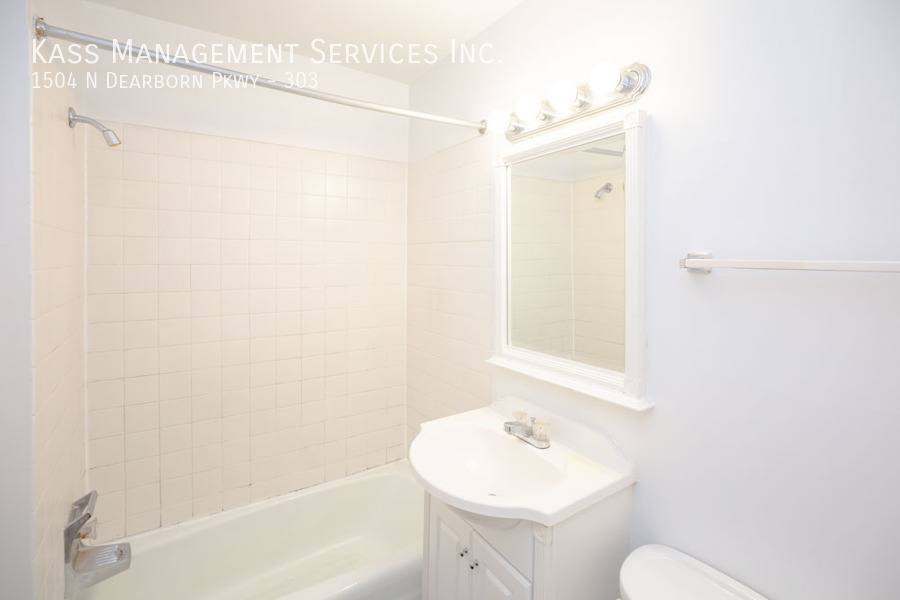Apartment for rent at 1504 N Dearborn Parkway #303, Chicago, IL 60610