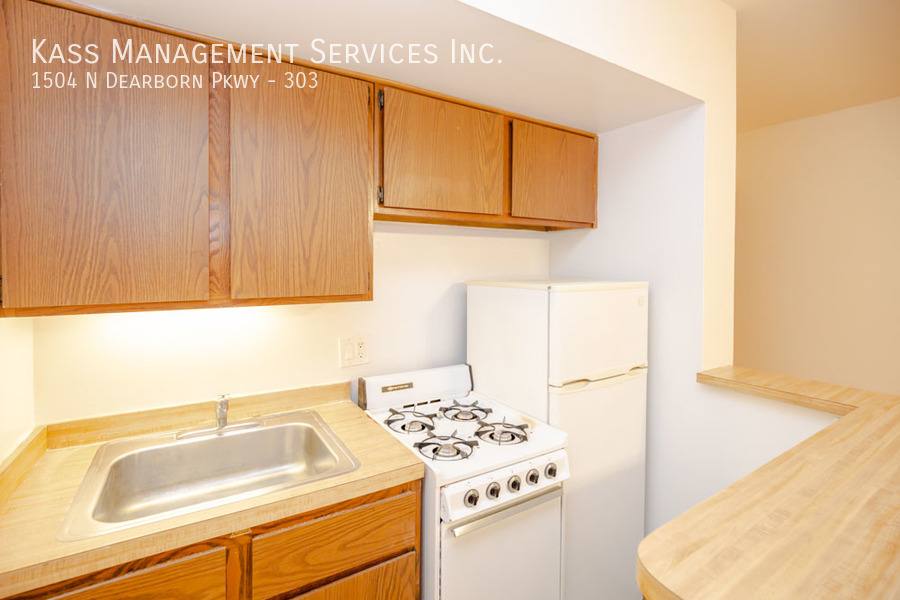 Apartment for rent at 1504 N Dearborn Parkway #303, Chicago, IL 60610