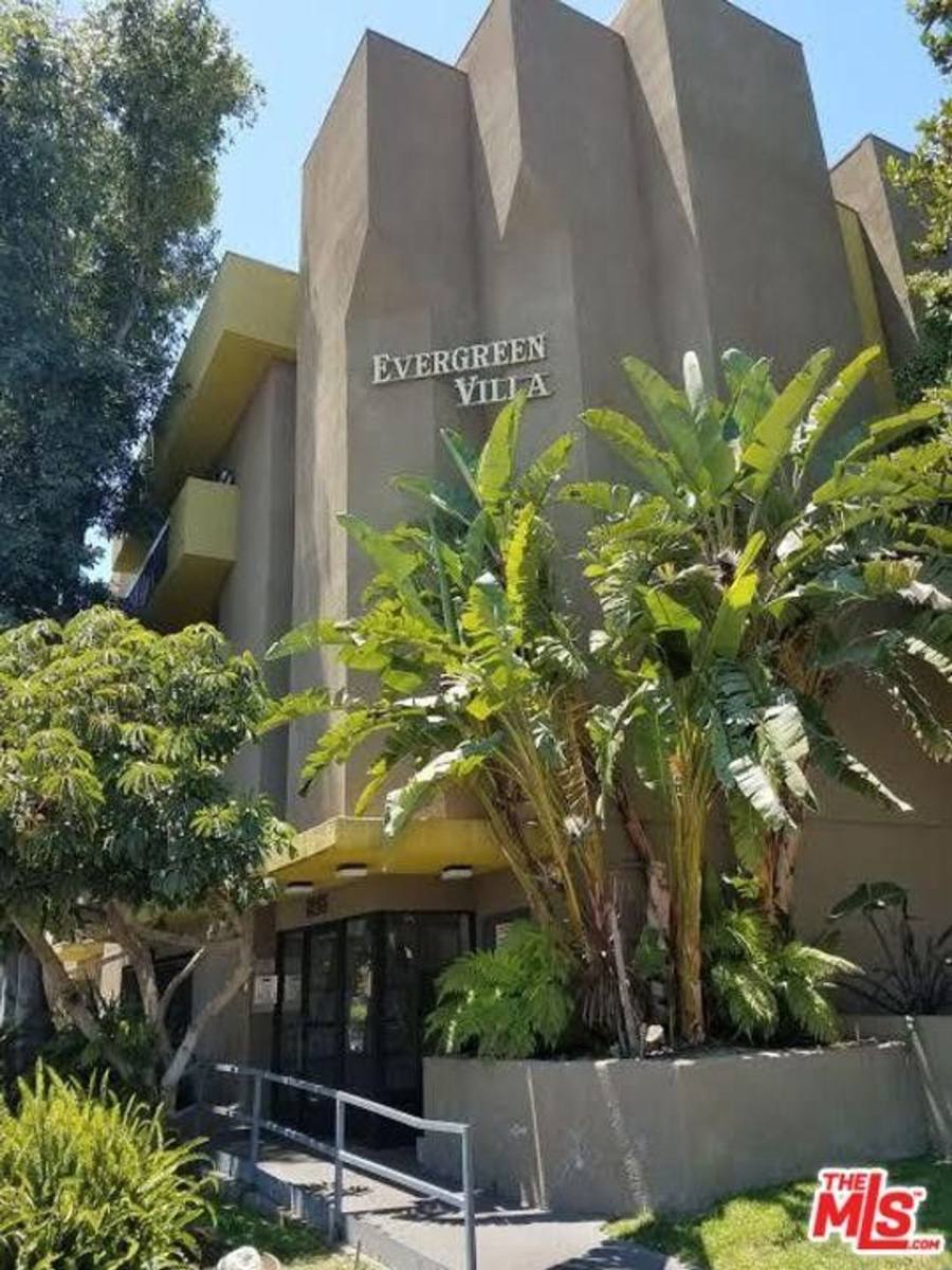 Apartment for rent at 1255 N Orange Dr, Los Angeles, CA 90038