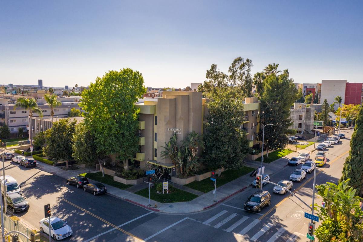 Apartment for rent at 1255 N Orange Dr, Los Angeles, CA 90038