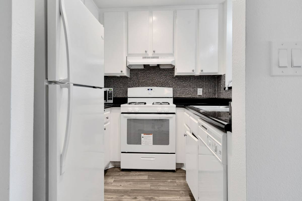 Apartment for rent at 1255 N Orange Dr, Los Angeles, CA 90038