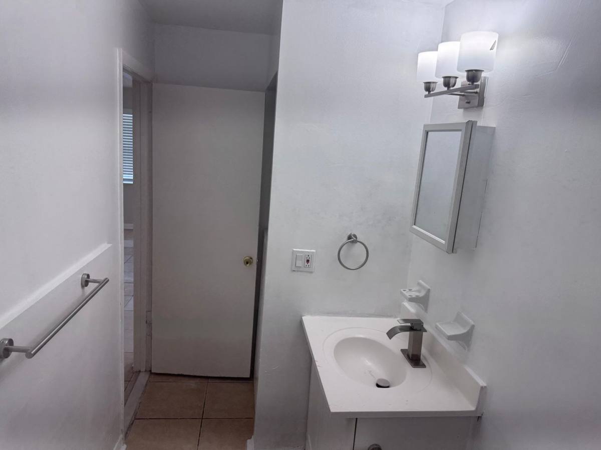 Apartment for rent at 1885 40 Ave, Vero Beach, FL 32960