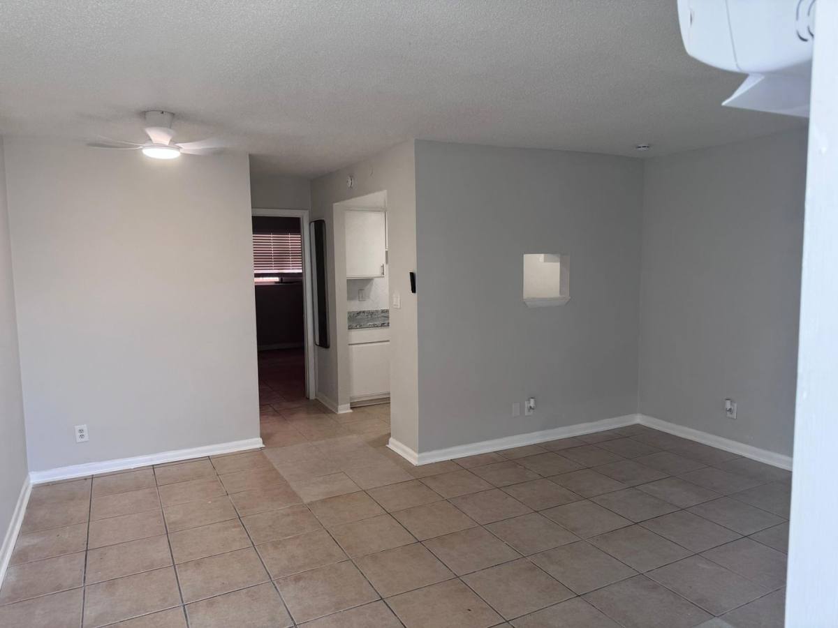 Apartment for rent at 1885 40 Ave, Vero Beach, FL 32960