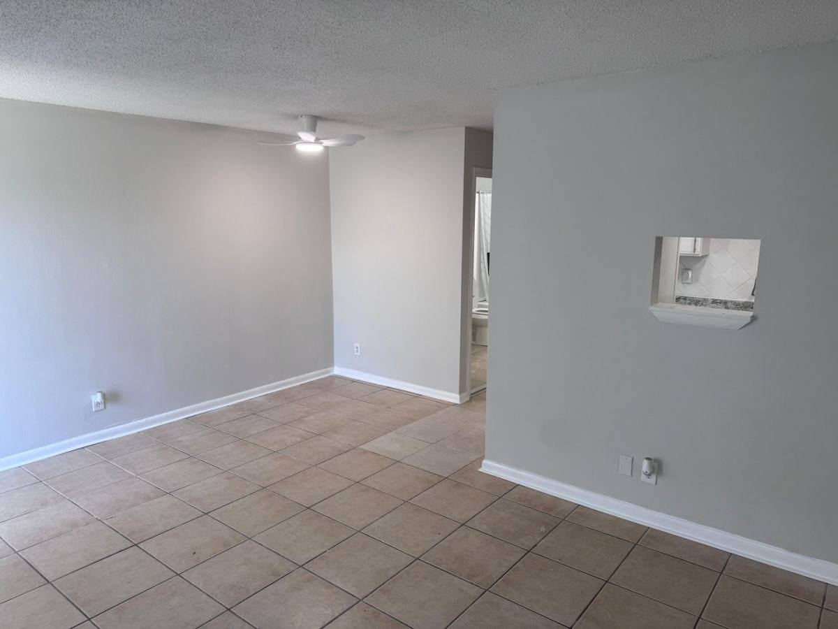 Apartment for rent at 1885 40 Ave, Vero Beach, FL 32960