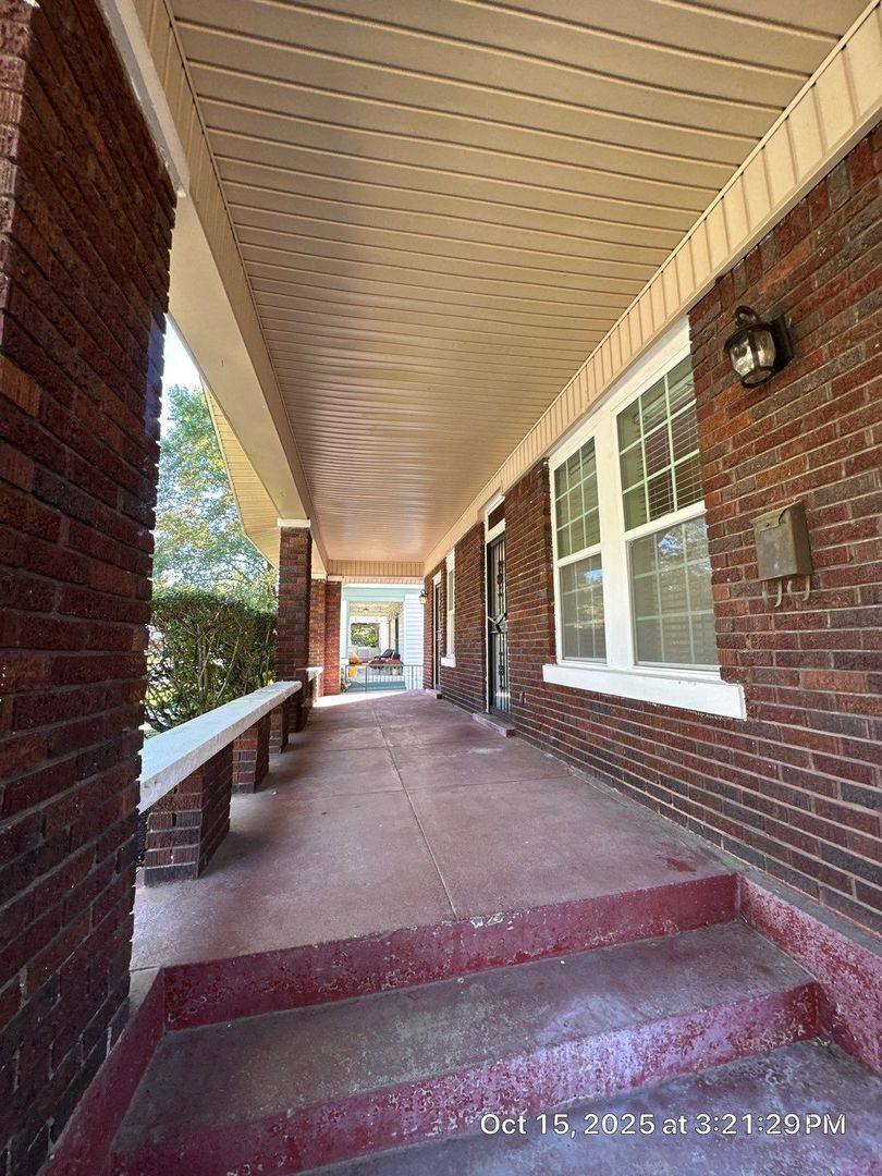 Townhouse for rent at 443 N Avalon St, Memphis, TN 38112