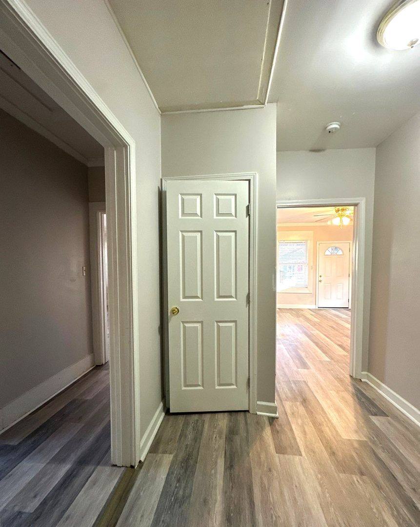 Townhouse for rent at 443 N Avalon St, Memphis, TN 38112