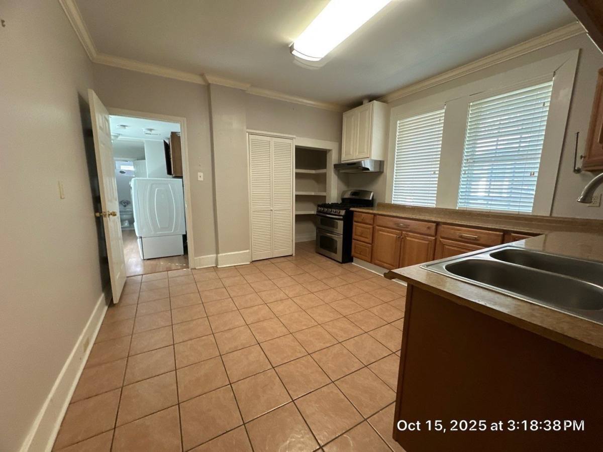 Townhouse for rent at 443 N Avalon St, Memphis, TN 38112