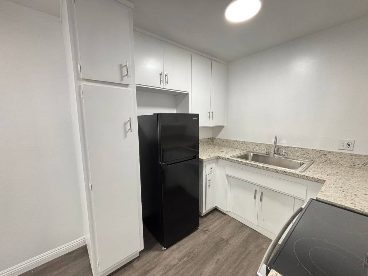 Apartment for rent at 1024 Cedar Ave, Long Beach, CA 90813