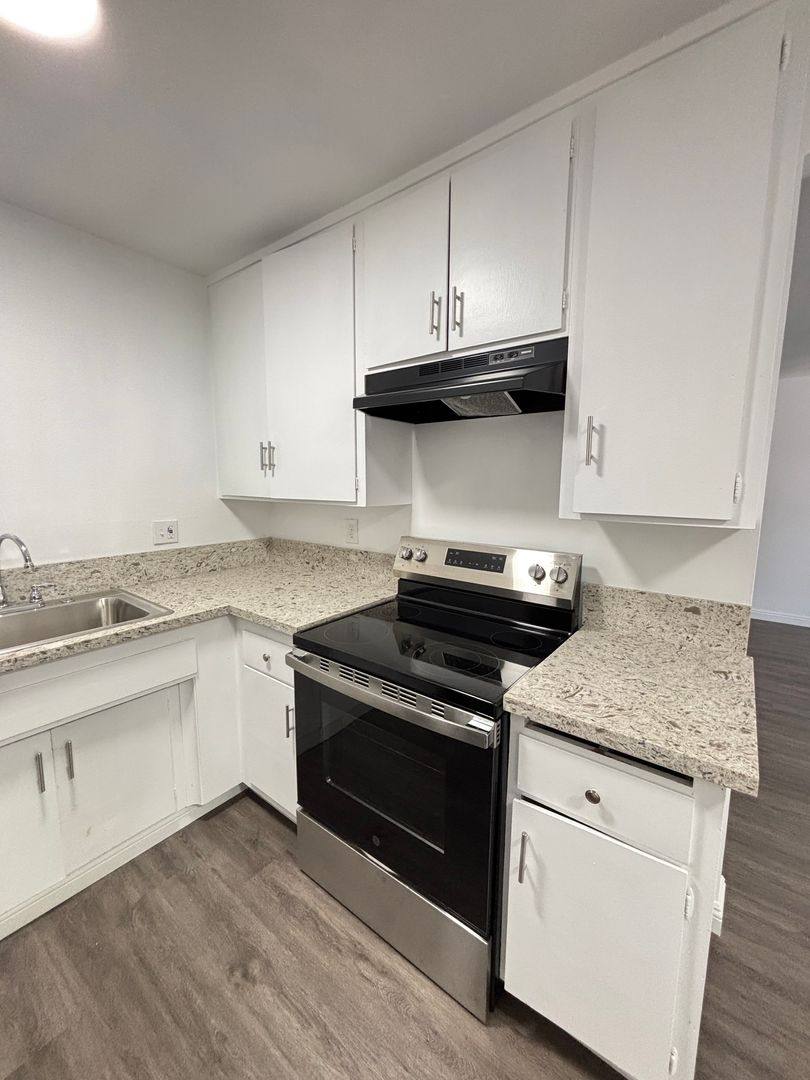 Apartment for rent at 1024 Cedar Ave, Long Beach, CA 90813