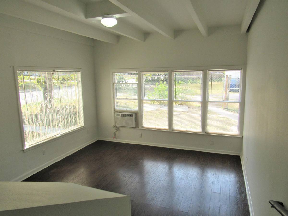 House for rent at 454 Bailey Ave, San Antonio, TX 78210