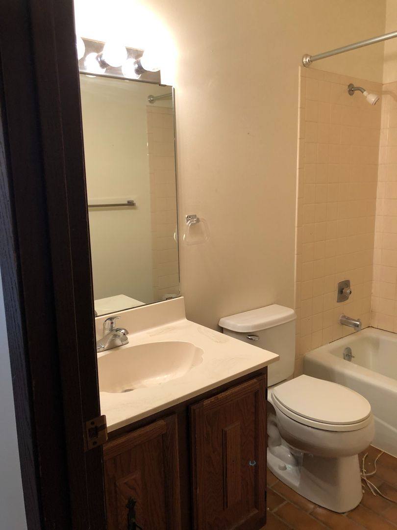 Apartment for rent at 5137 Walker Ave, Lincoln, NE 68504